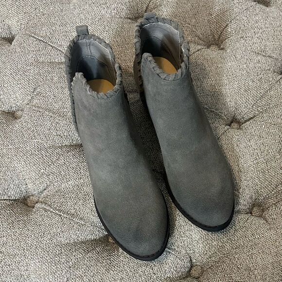 Dirty Laundry Faux Suede Booties‎ - Picture 3 of 13